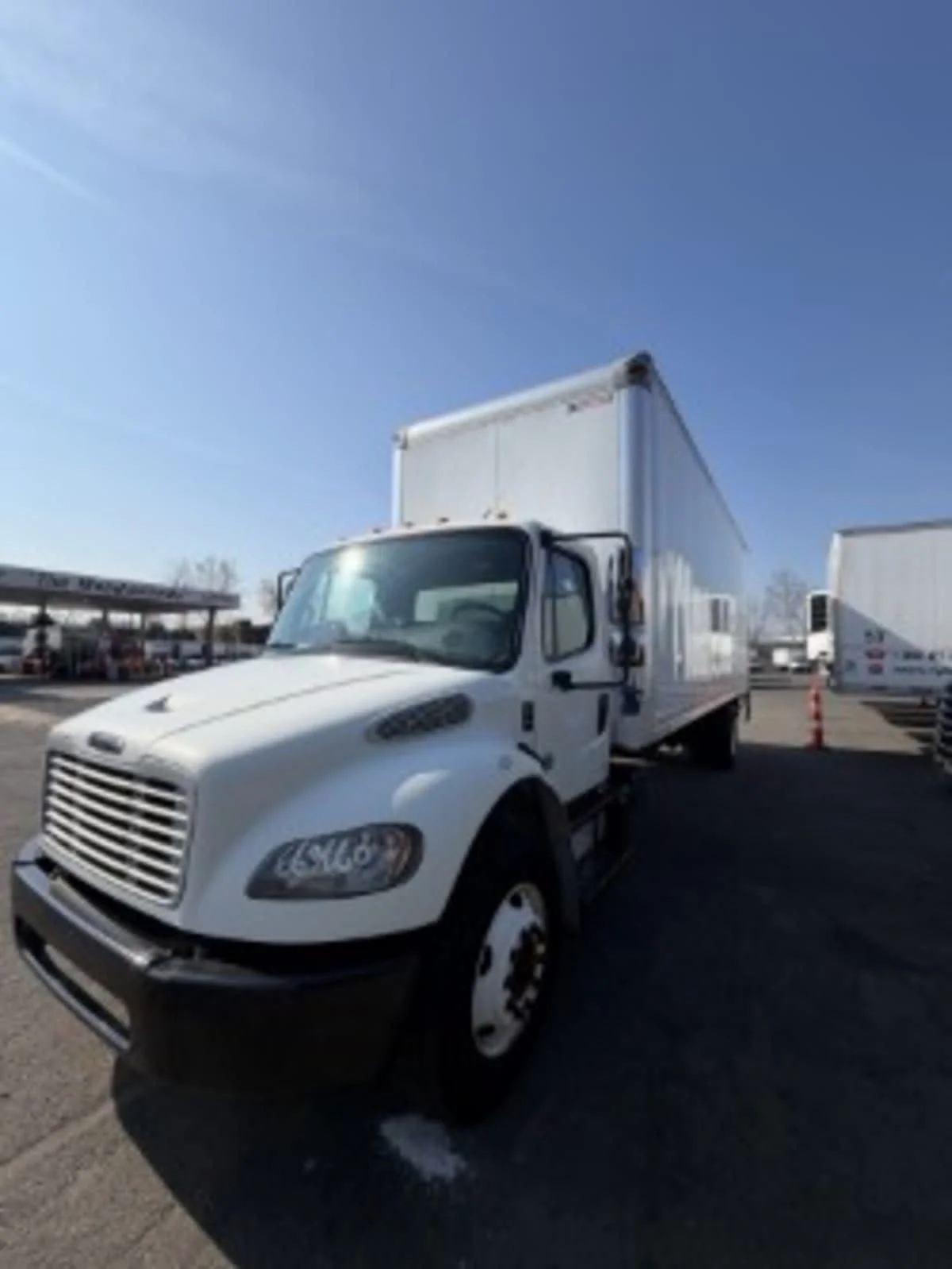 2017 Freightliner M2 106 in Farmingdale, NY — photo 3