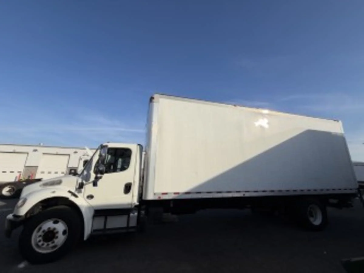 2017 Freightliner M2 106 - image 13