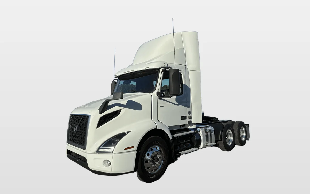 2021 Volvo - image 1