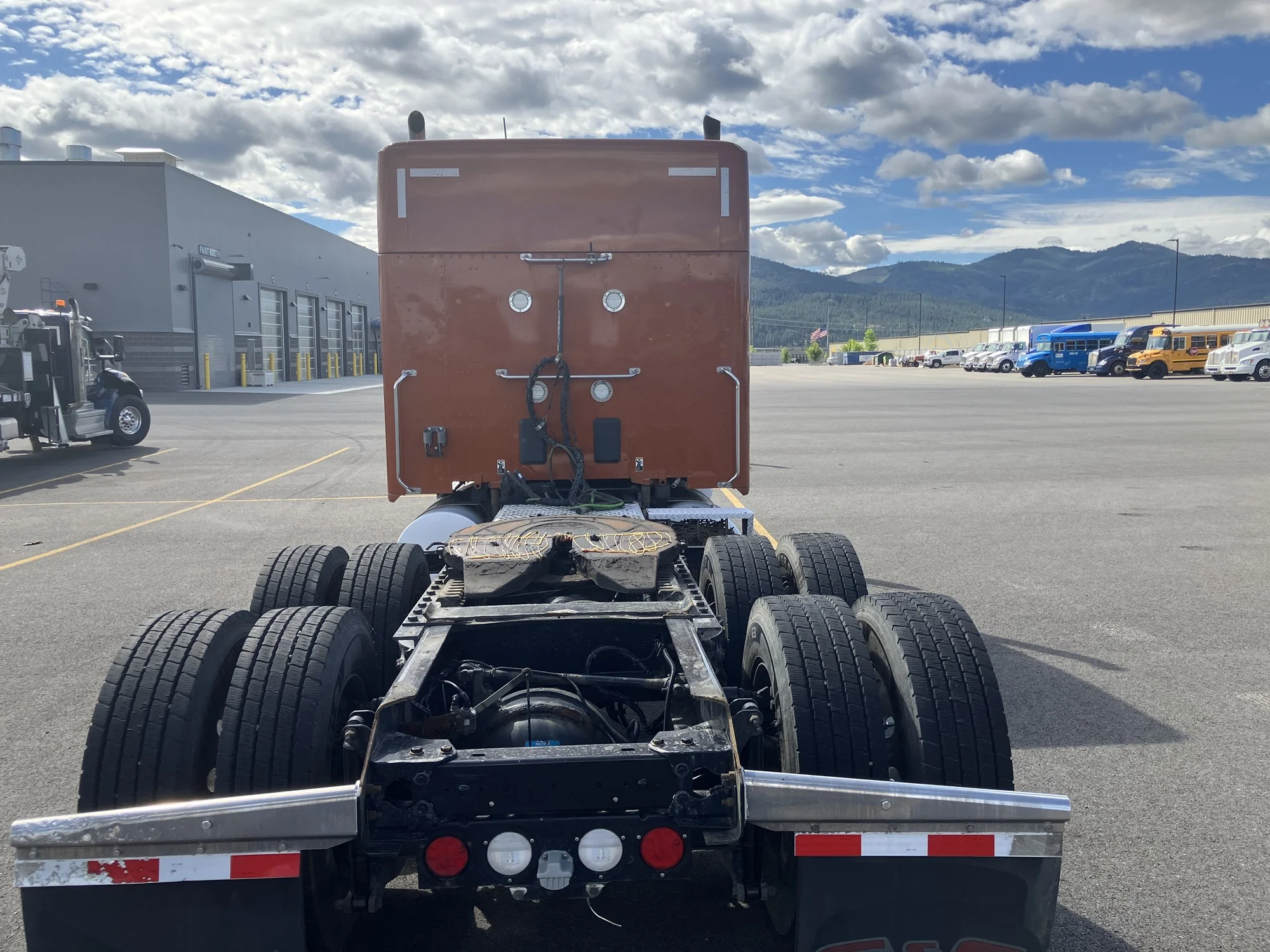 2020 Kenworth W990 - image 4