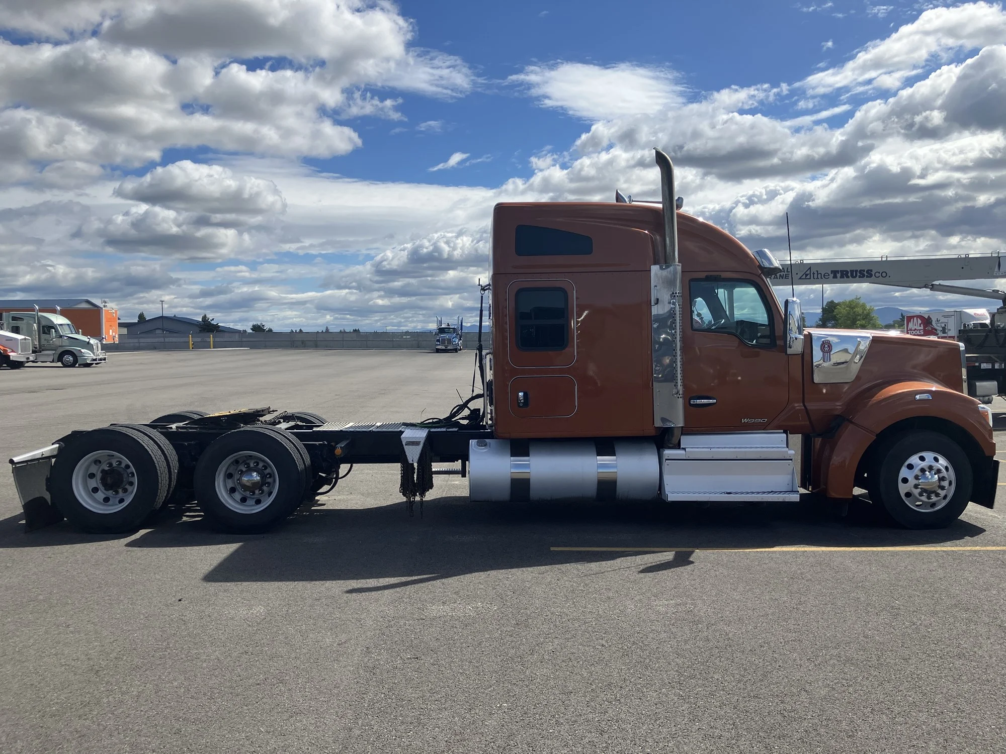 2020 Kenworth W990 - image 6