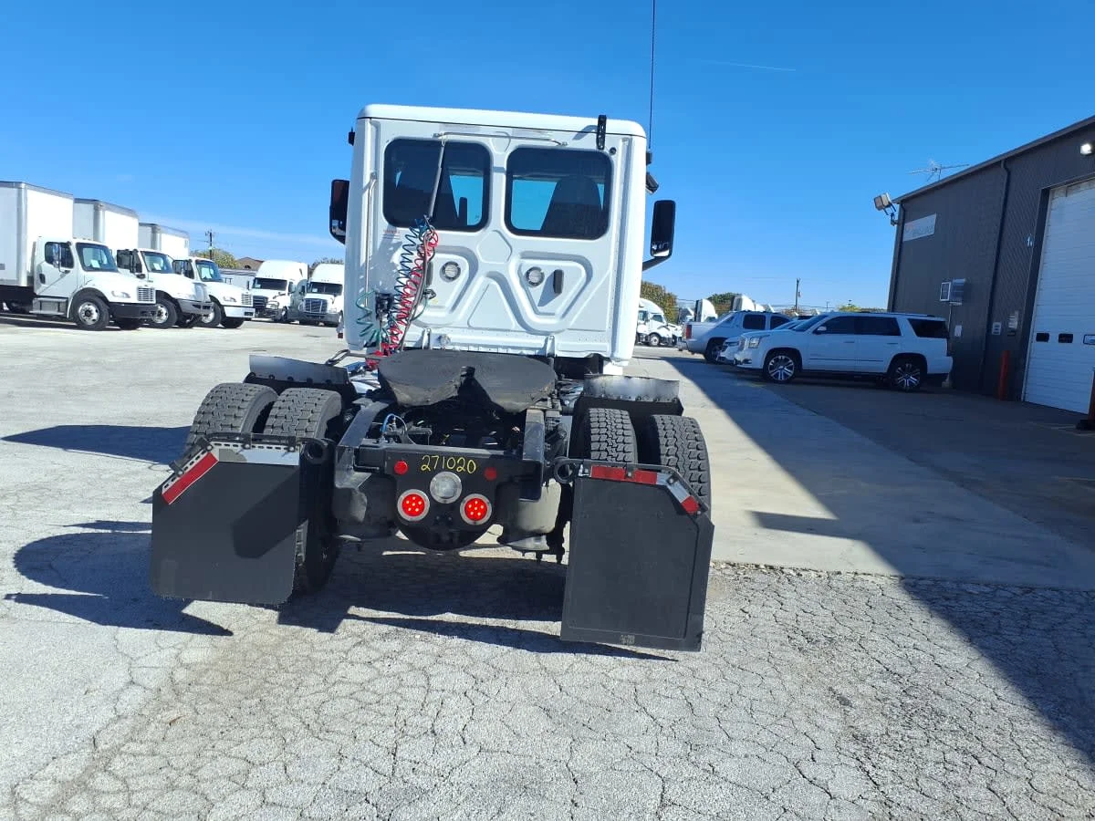 2020 Freightliner Cascadia - image 5