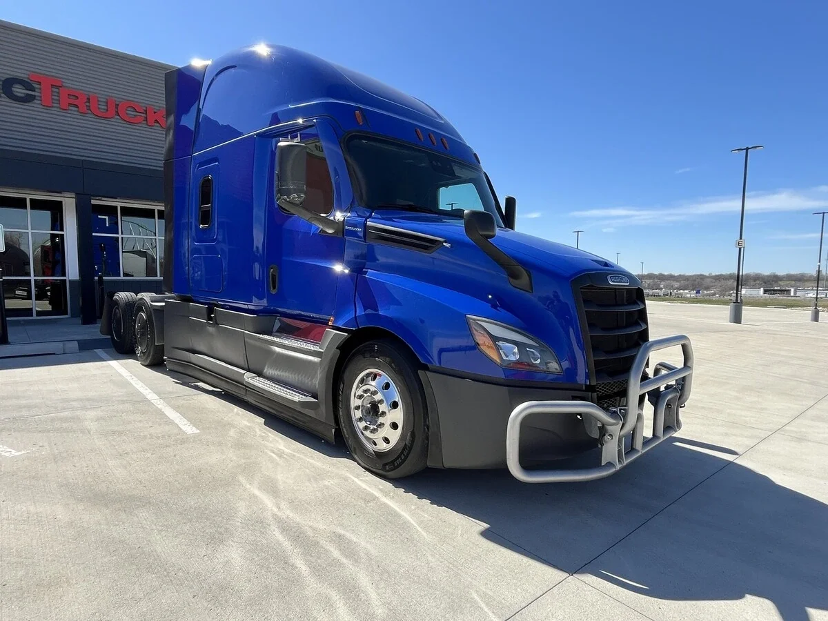2022 Freightliner Cascadia - image 14