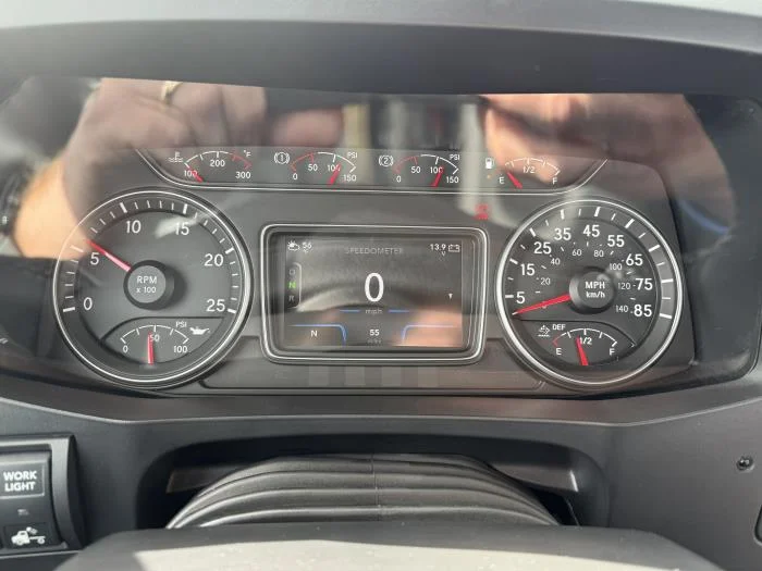 2026 International LT - image 8