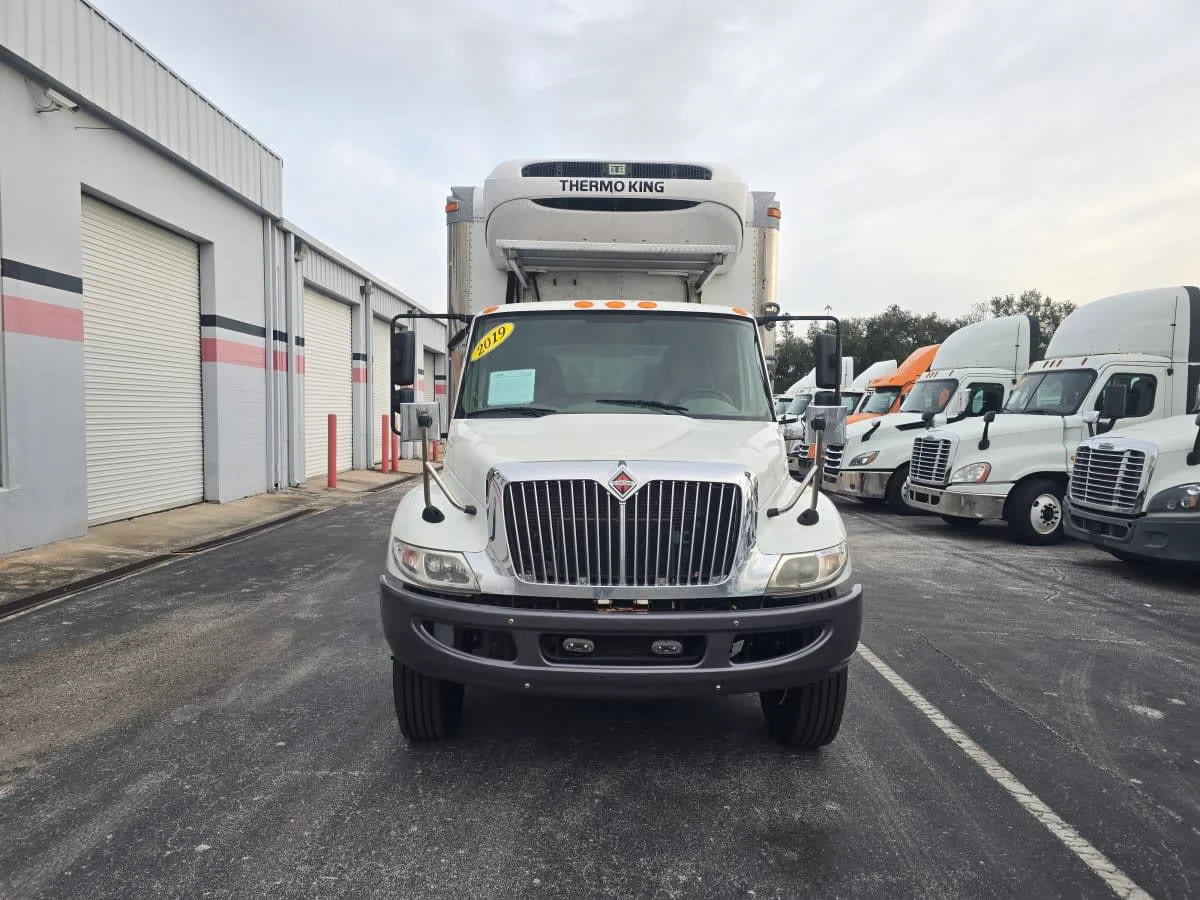 2019 International 4300 - image 2