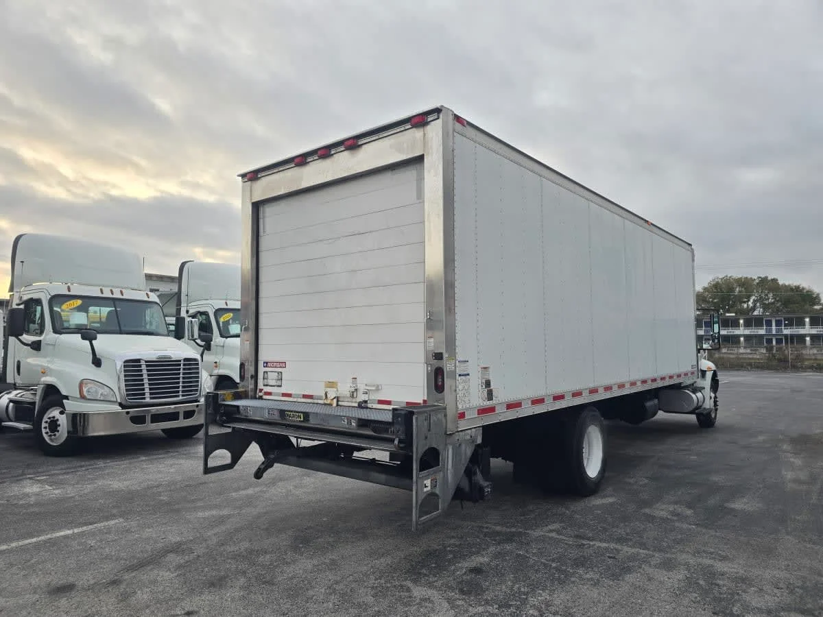 2019 International 4300 in Tampa, FL — photo 6
