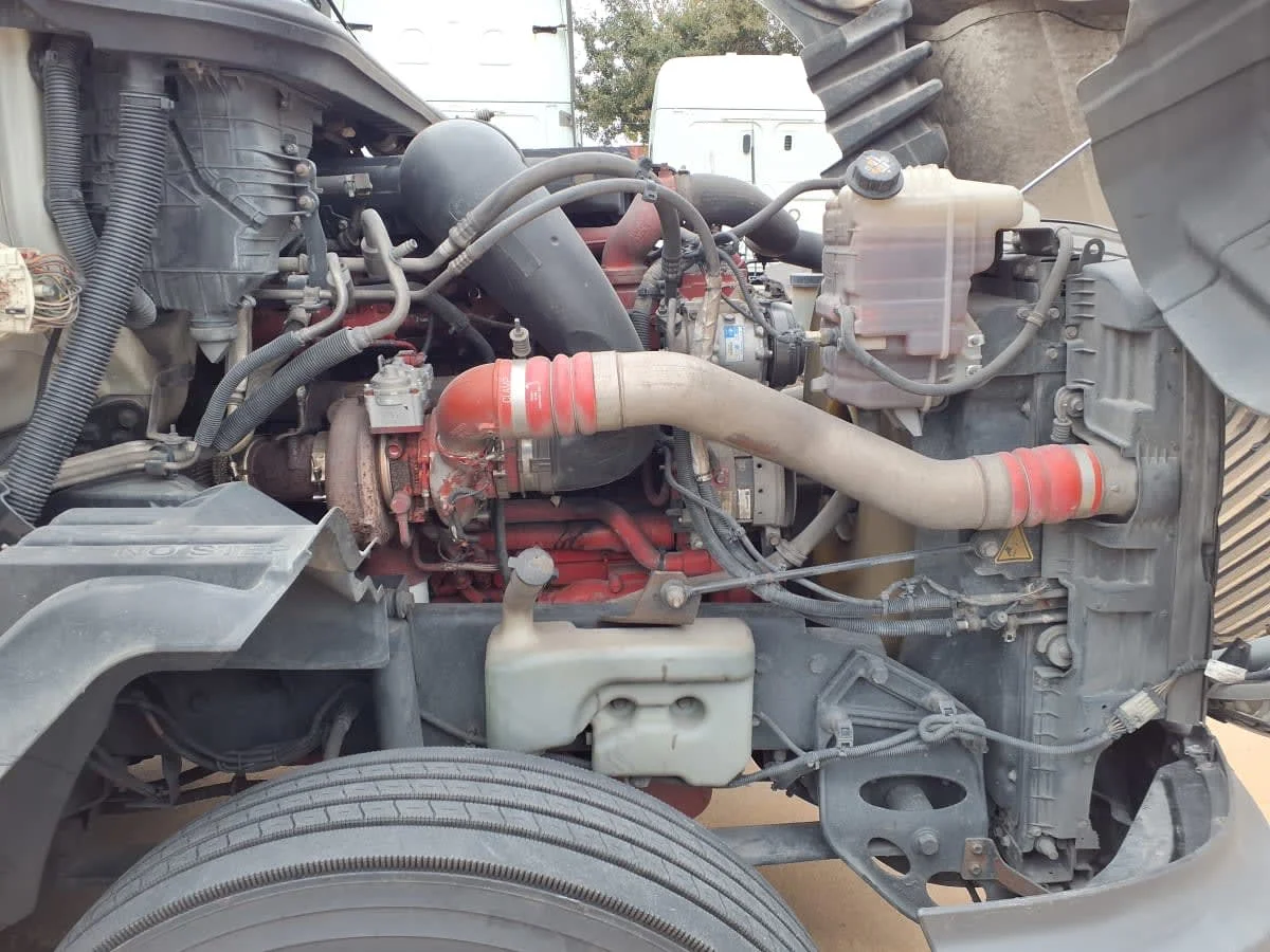 2020 International LT - image 10