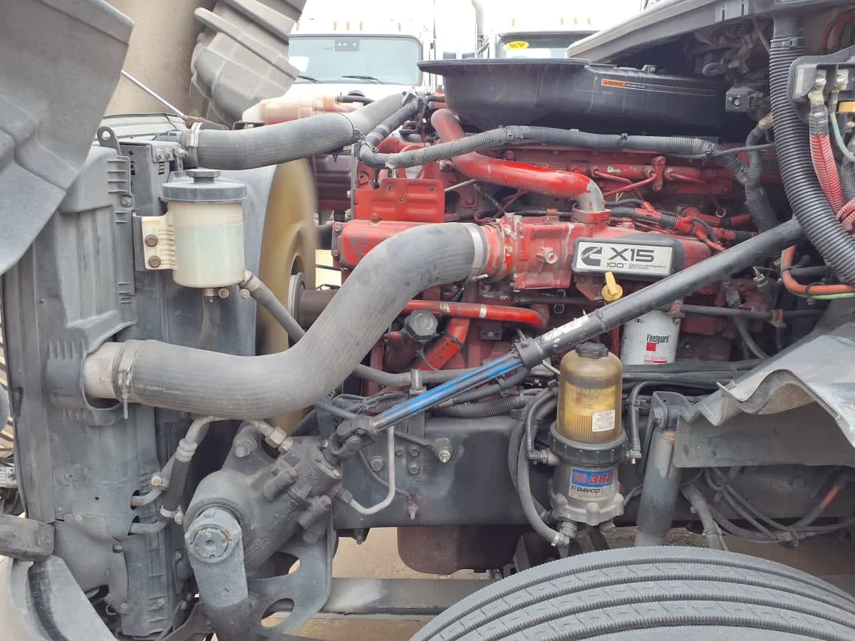 2020 International LT - image 9