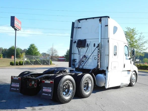 2019 FREIGHTLINER Cascadia 126 - image 7