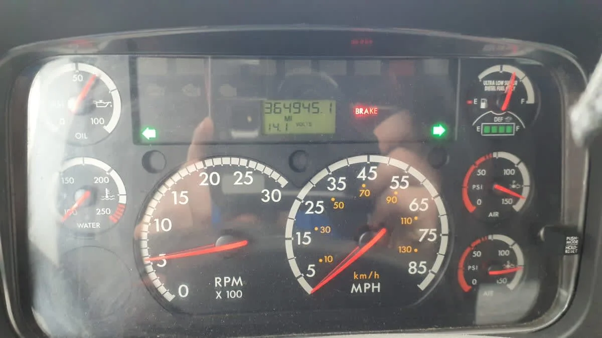 2015 Freightliner M2 112 in Springfield, MA — photo 10