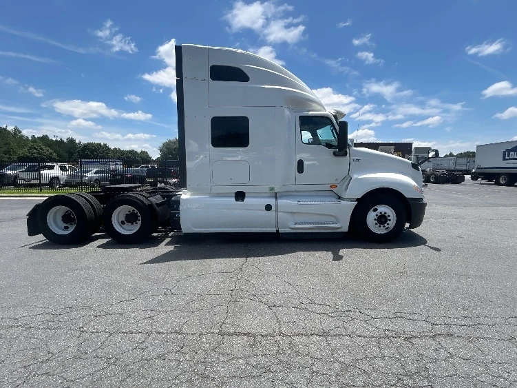 2020 International LT in Richmond, VA — photo 7