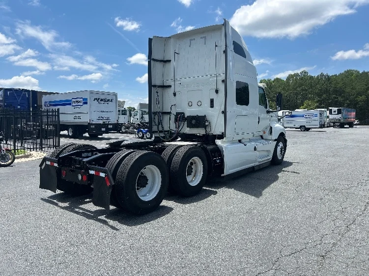 2020 International LT in Richmond, VA — photo 6