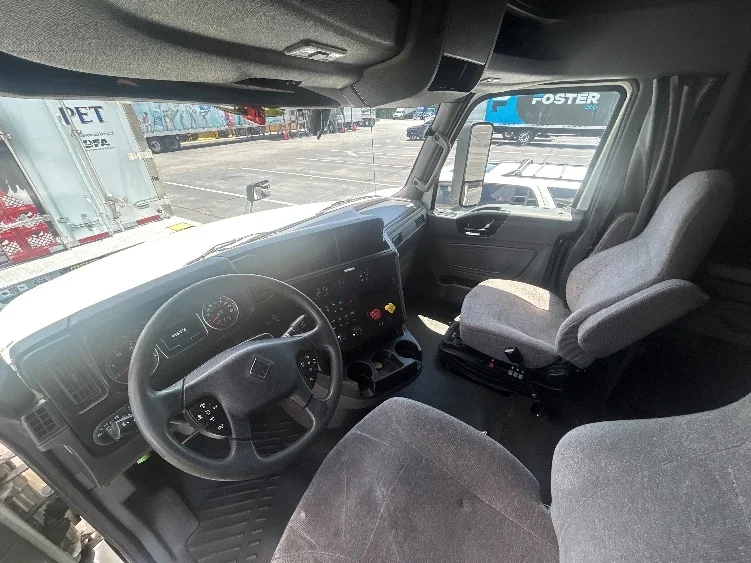 2020 International LT in Richmond, VA — photo 9