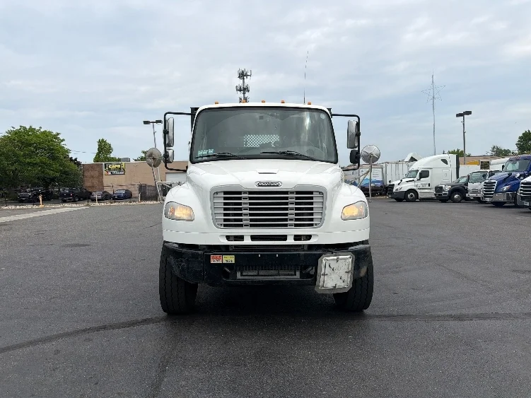 2016 Freightliner eM2 in West Babylon, NY — photo 2
