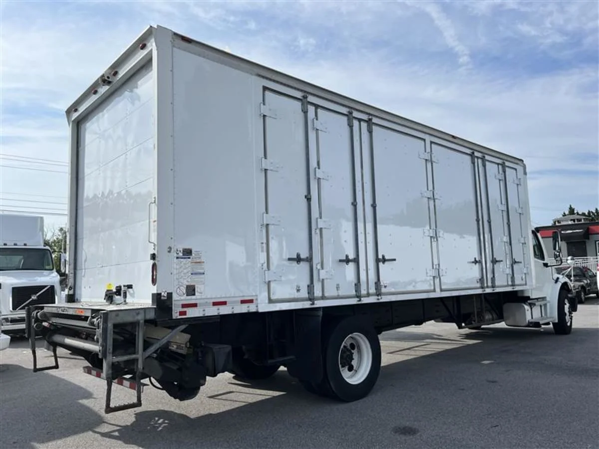 2019 Freightliner M2 106 - image 4