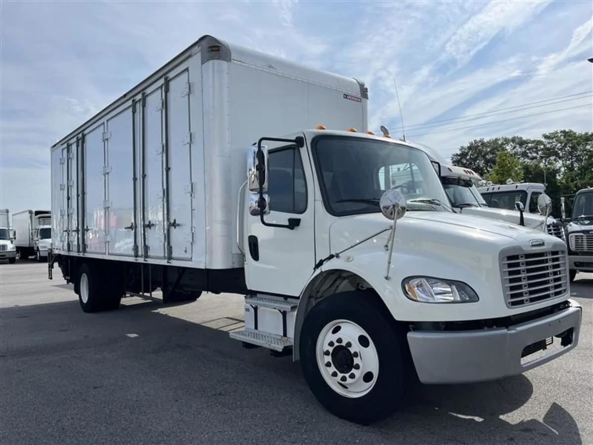 2019 Freightliner M2 106 in Beltsville, MD — photo 3