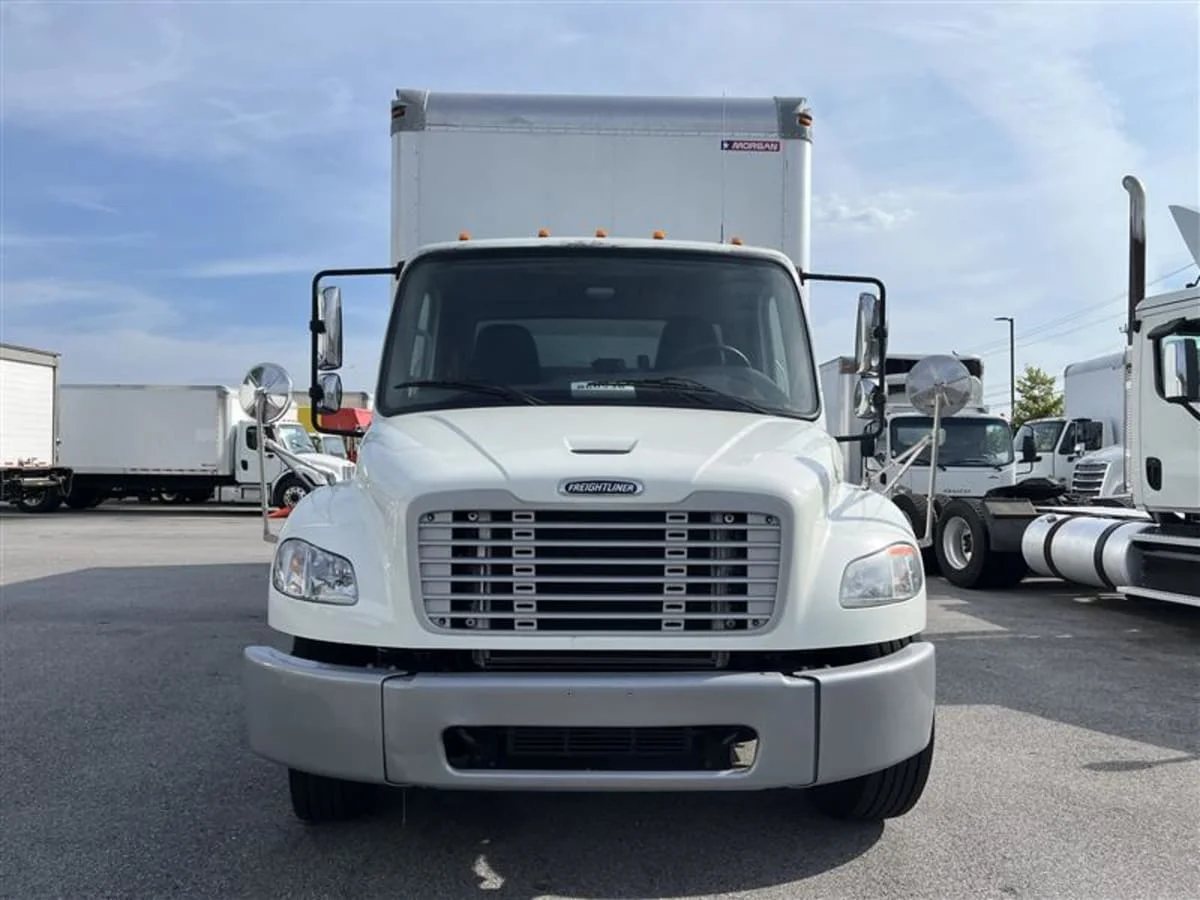 2019 Freightliner M2 106 - image 2