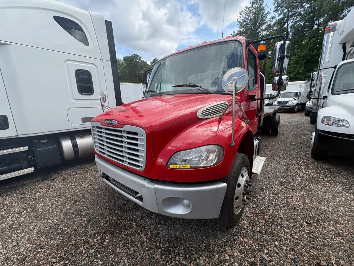 2019 Freightliner M2 106