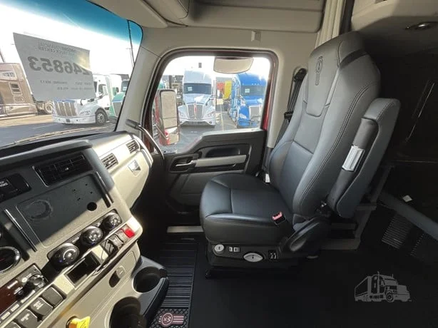2023 Kenworth T680 - image 14