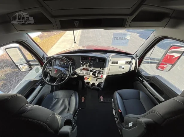 2023 Kenworth T680 - image 12