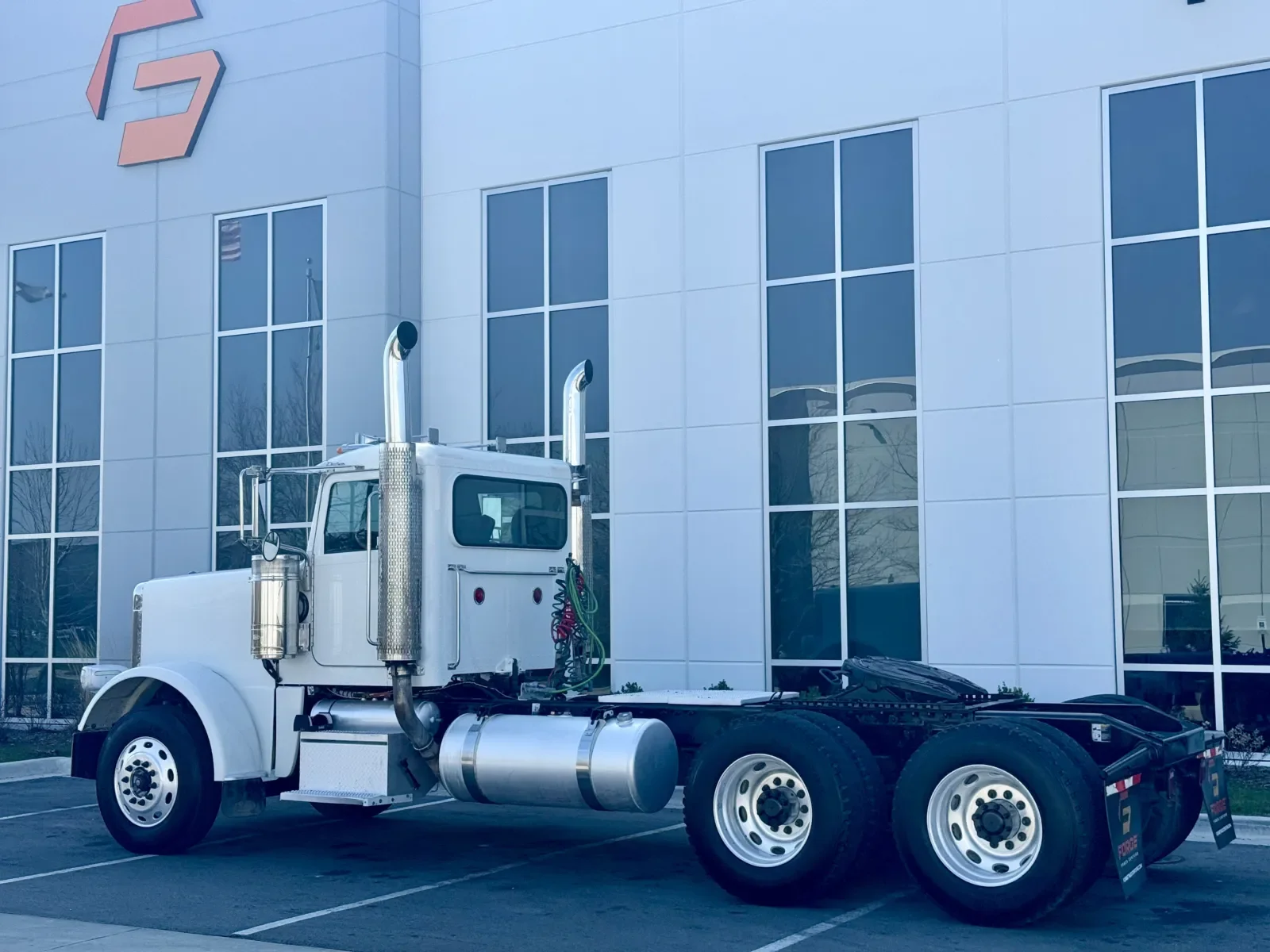 2009 Peterbilt 388 in New Lenox, IL — photo 6