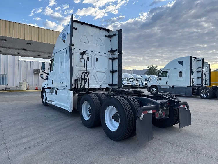 2024 Freightliner Cascadia in Salt Lake City, UT — photo 5