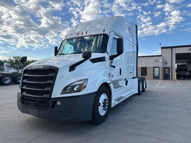 2024 Freightliner Cascadia in Salt Lake City, UT — photo 3