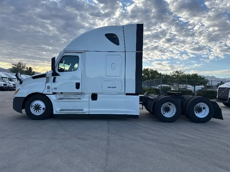 2024 Freightliner Cascadia in Salt Lake City, UT — photo 4