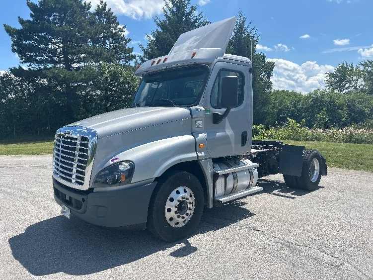 2020 Freightliner Cascadia in Rochester, NY — photo 3