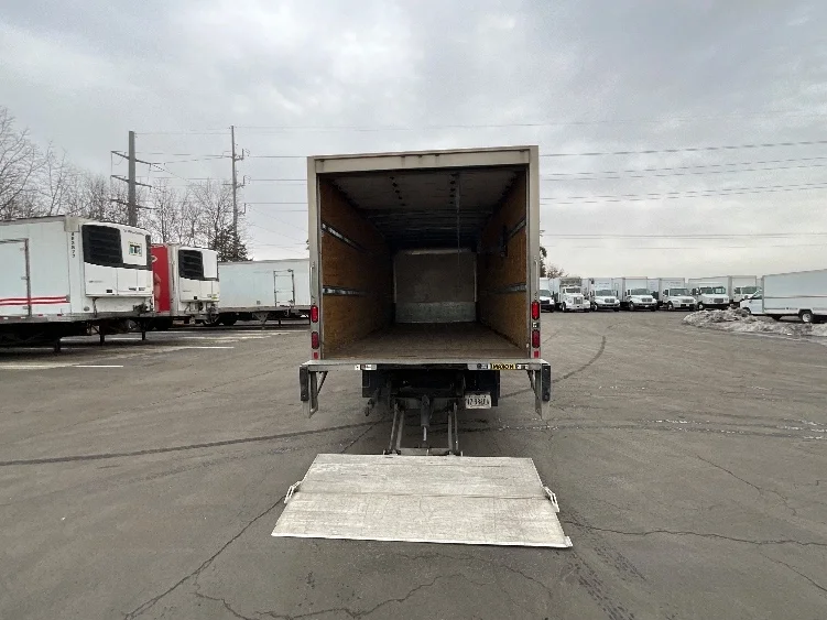 2020 Isuzu NPR - image 9