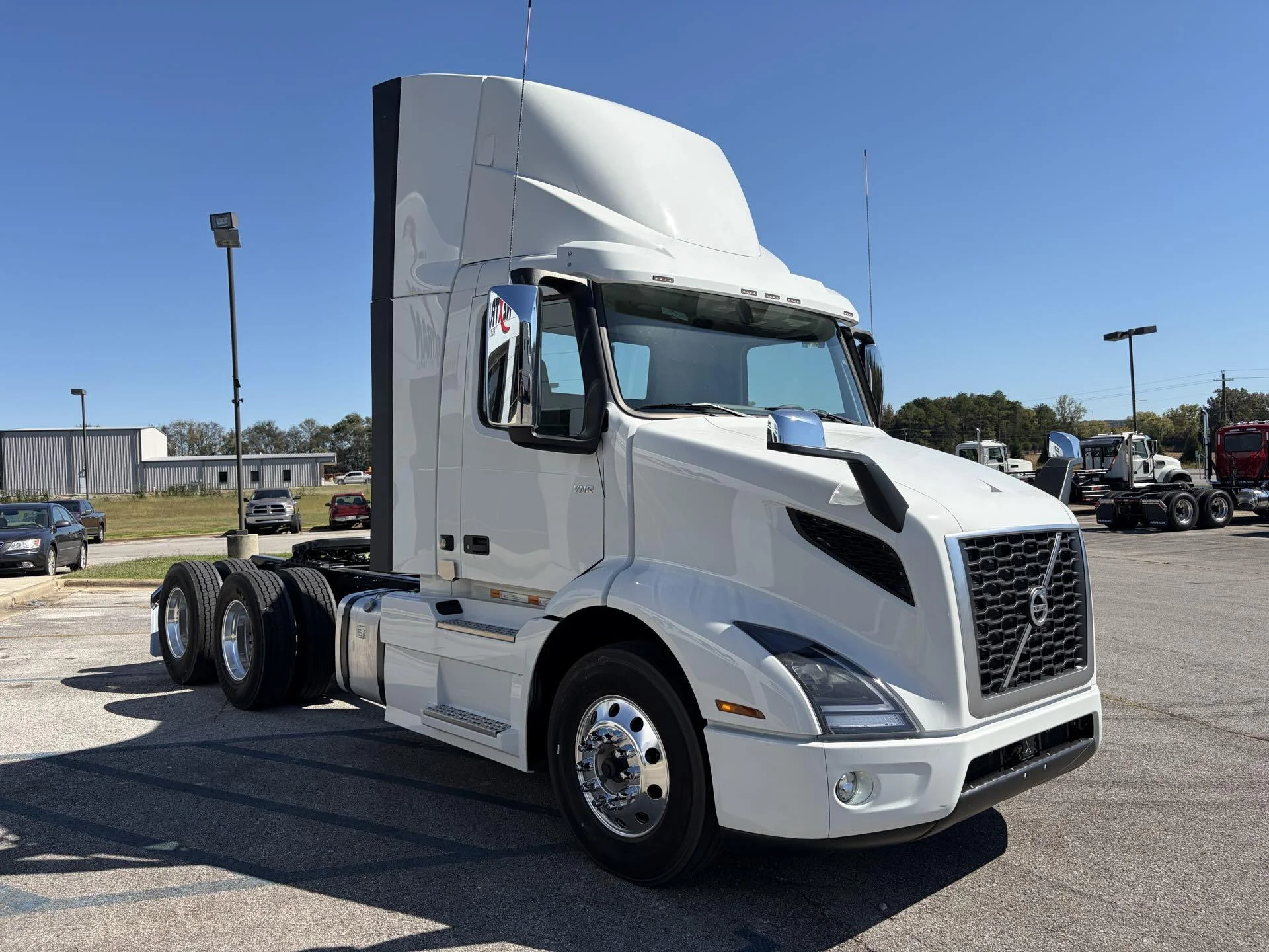 2026 Volvo VNR 640 - image 3