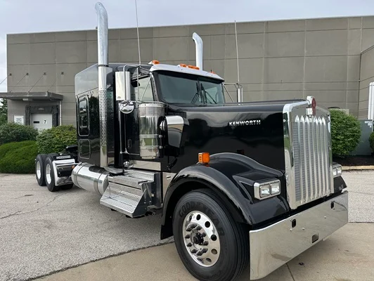 2027 Kenworth W900 in Olathe, KS — photo 13