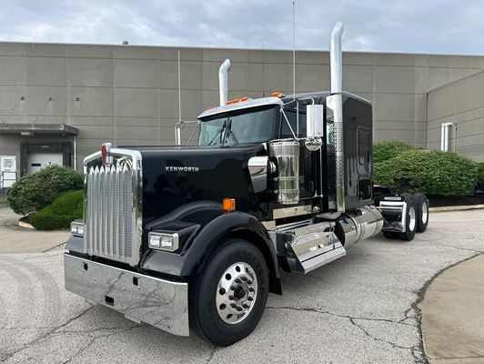 2027 Kenworth W900 in Olathe, KS — photo 10