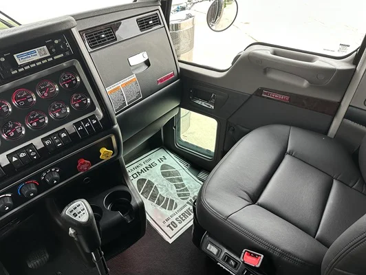 2027 Kenworth W900 in Olathe, KS — photo 23