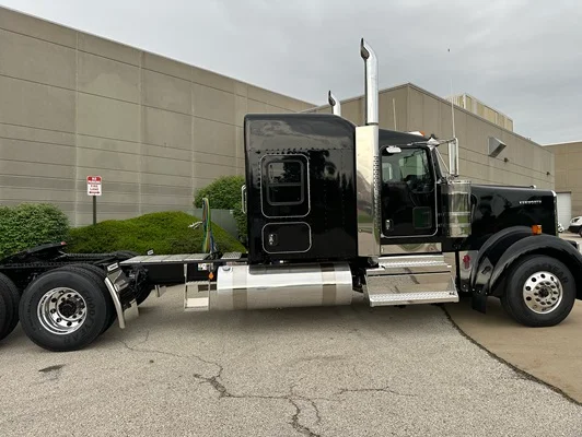 2027 Kenworth W900 in Olathe, KS — photo 16