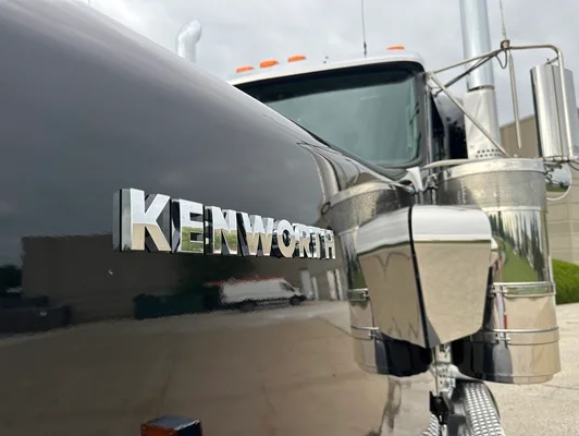 2027 Kenworth W900 in Olathe, KS — photo 9