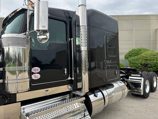 2027 Kenworth W900 in Olathe, KS — photo 4
