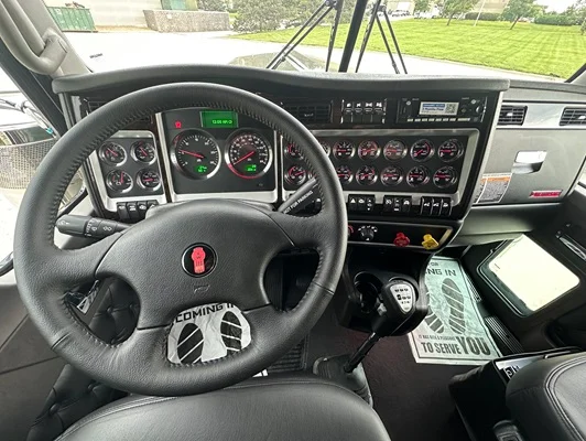 2027 Kenworth W900 in Olathe, KS — photo 20