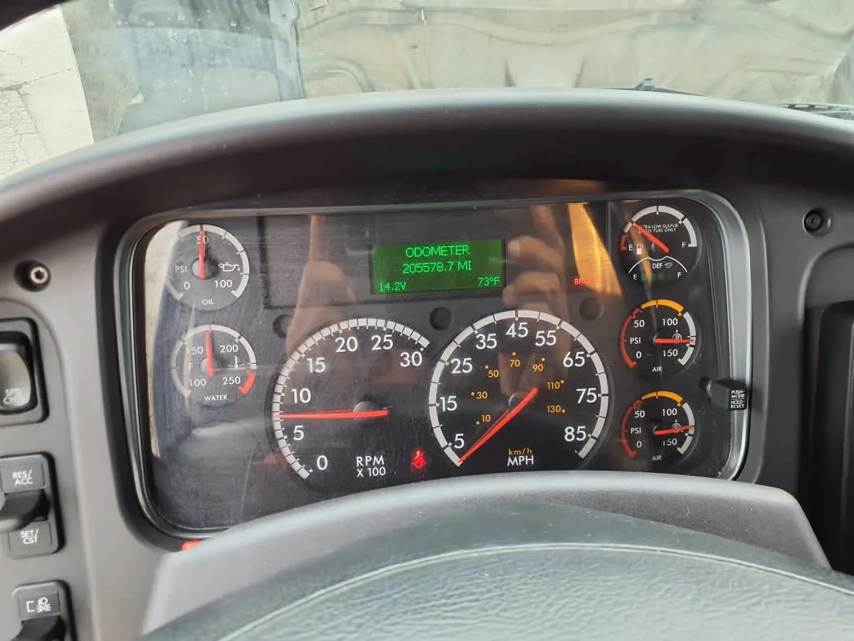 2019 Freightliner M2 106 - image 12