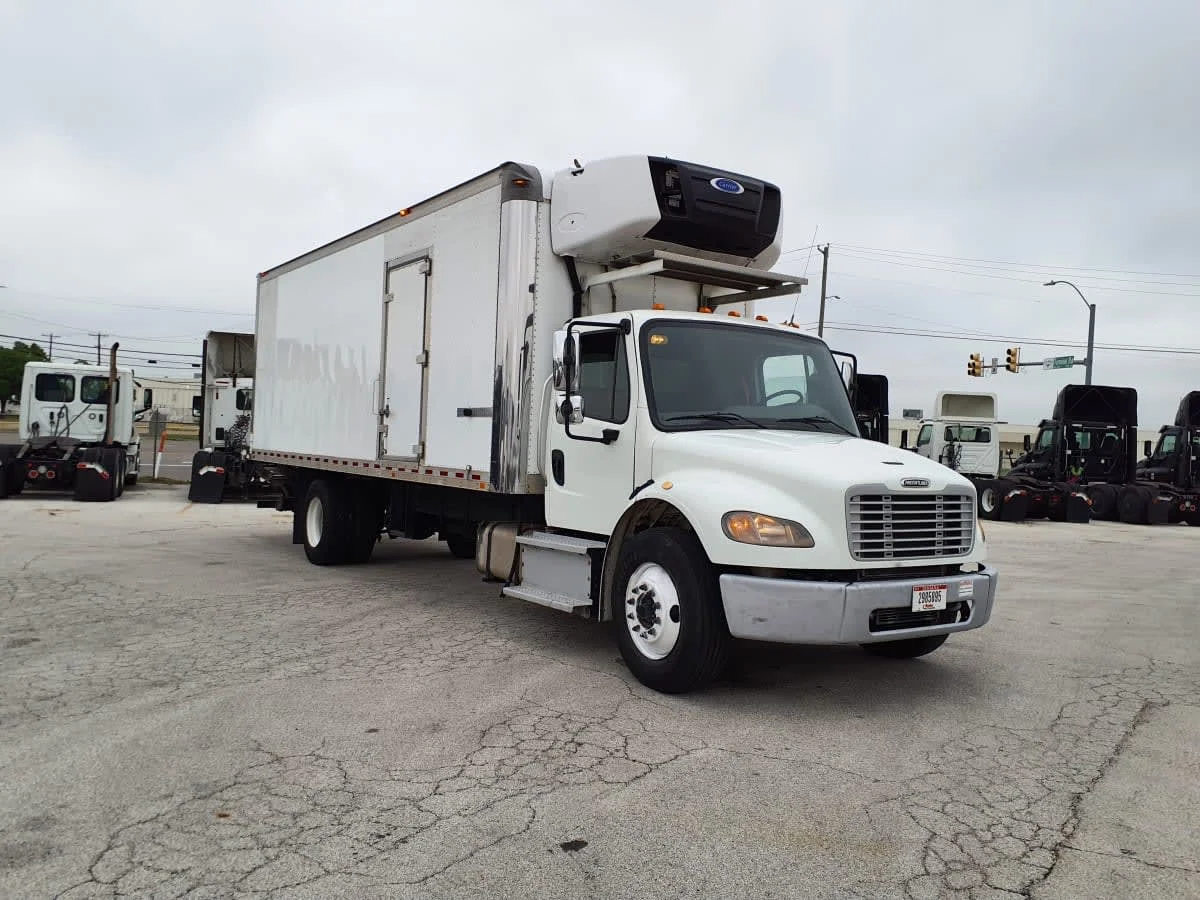 2019 Freightliner M2 106 - image 3