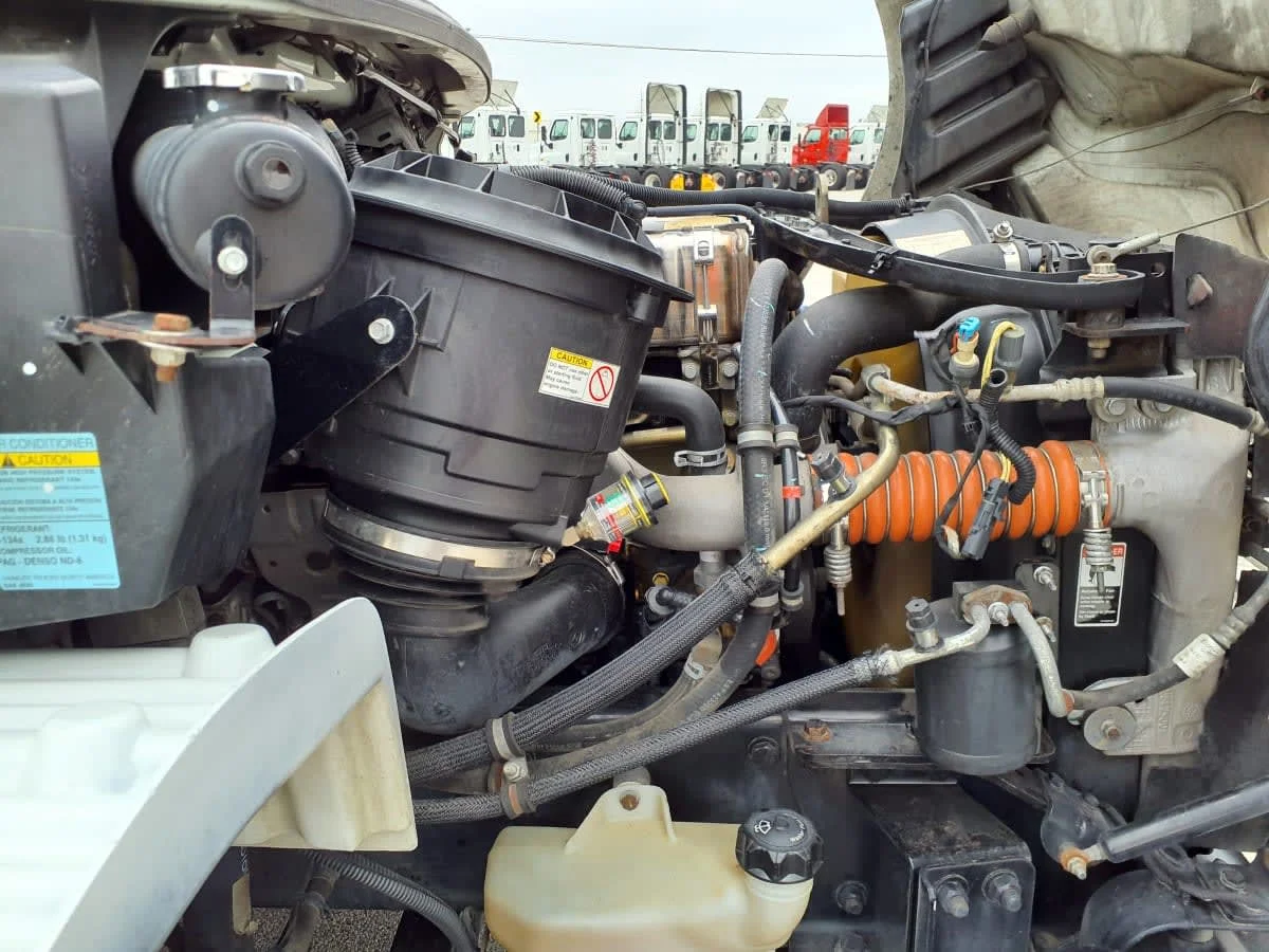 2019 Freightliner M2 106 - image 11