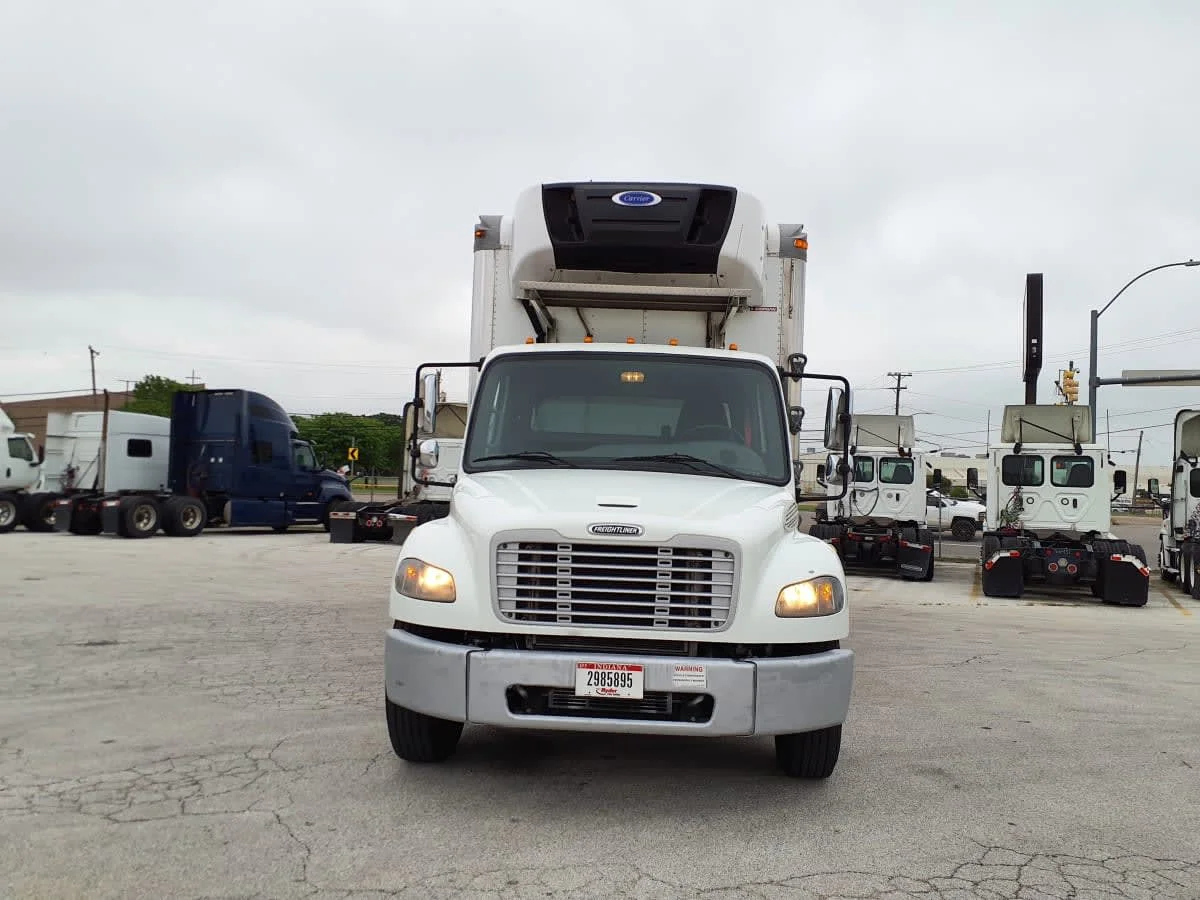 2019 Freightliner M2 106 - image 2