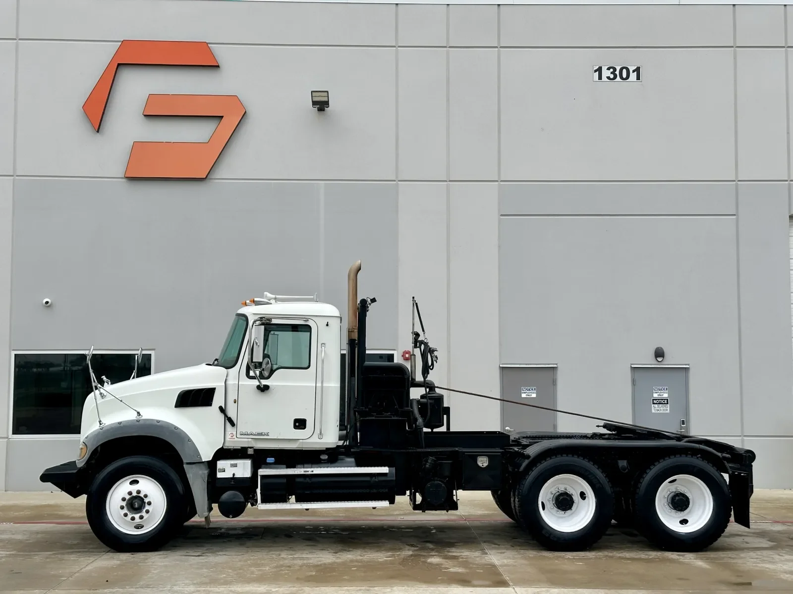 2012 Mack Granite in Hutchins, TX — photo 4
