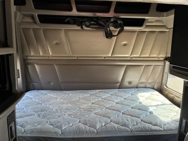 2023 Peterbilt 389 - image 50