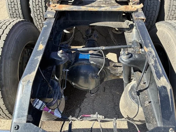 2023 Peterbilt 389 - image 18