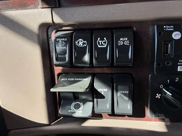 2023 Peterbilt 389 - image 40