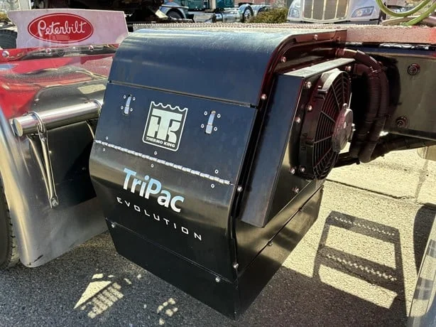 2023 Peterbilt 389 - image 24