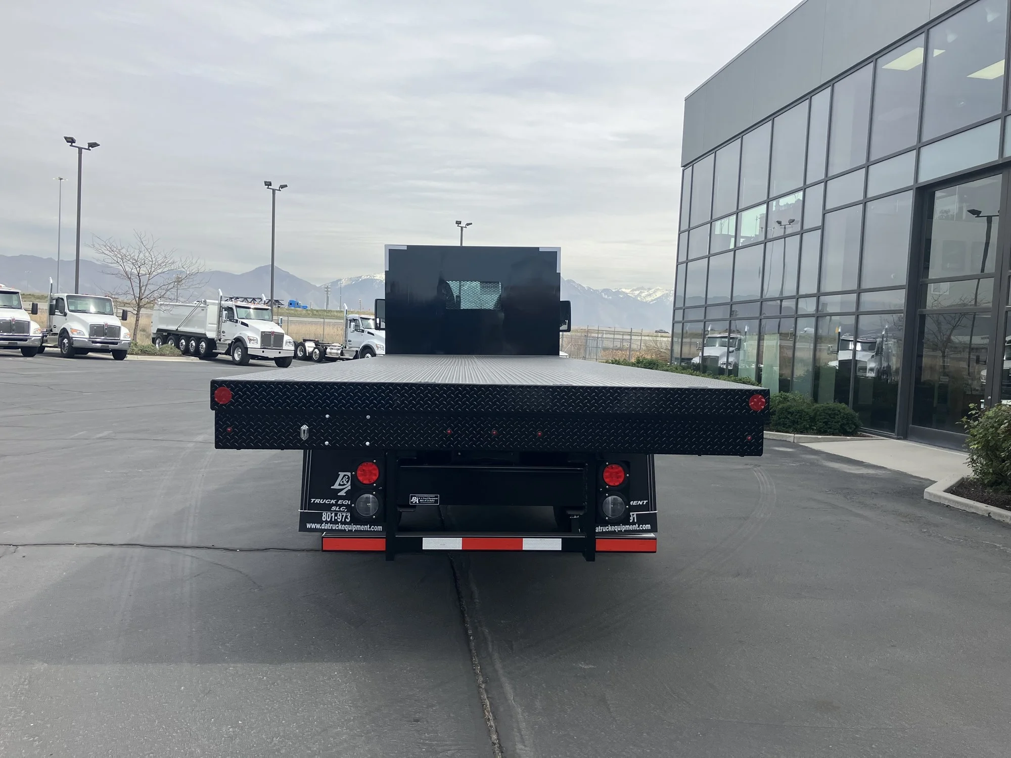 2025 Kenworth T280 - image 4