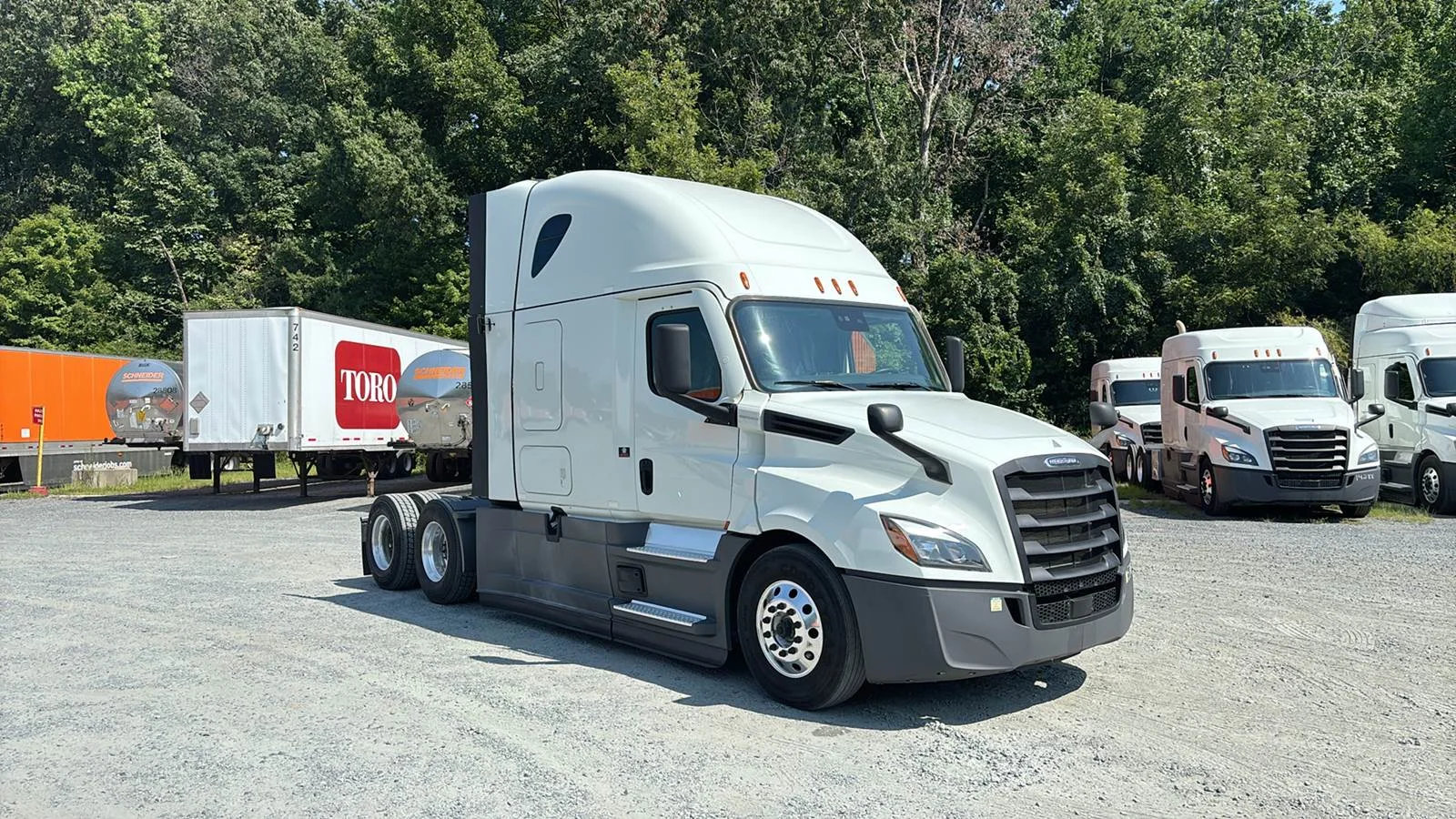 2023 Freightliner Cascadia in Charlotte, NC