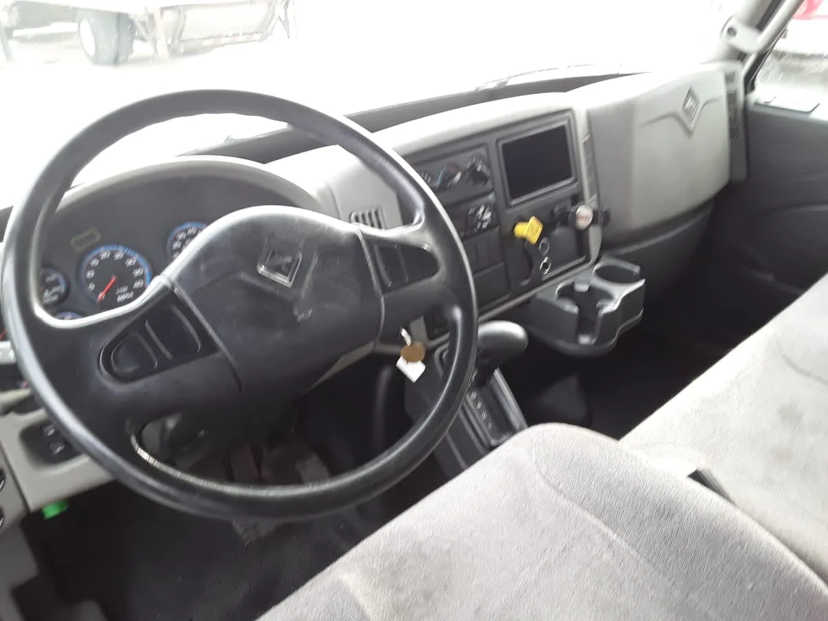 2018 International 4300 in Pittsburgh, PA — photo 11